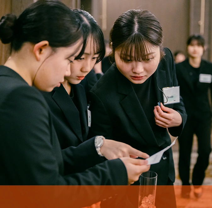 ブライダルアドバイザーを目指すデンビ学生の画像